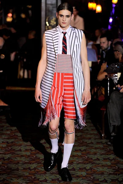 Look 28